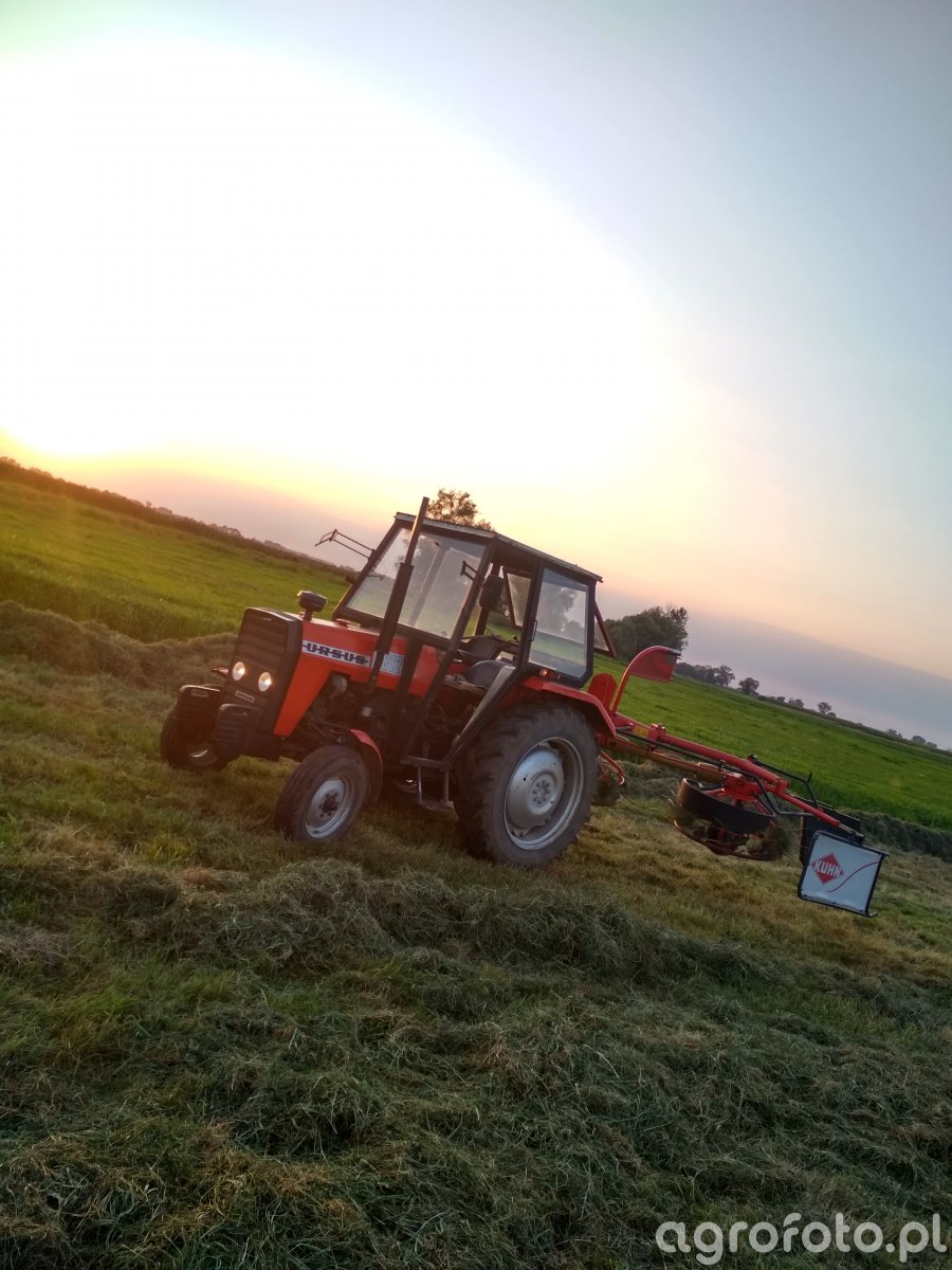 Ursus 2812 + KUHN Haybob 360