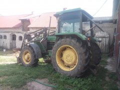 John Deere 2140