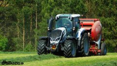 Valtra T144 Versu & LELY WELGER RP 445