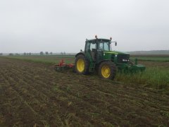 John Deere 6630 i Unia Kos