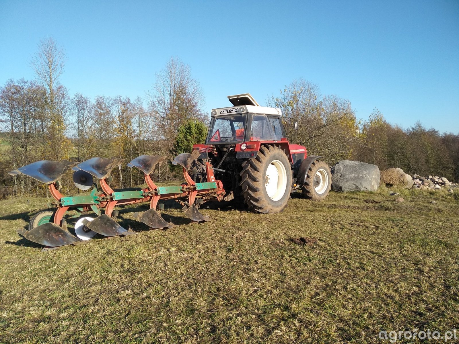 Zetor 14145 + Kverneland eg 85 Vario + kamyki