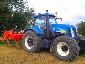 New Holland t8050 i głębosz maschio