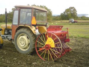 Ursus C-330 M i siewnik 15