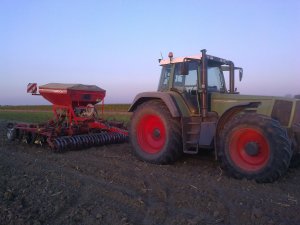 Fendt 824 i horsch