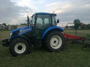 New Holland T4.55 + Vicon Andex 433