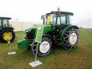 John Deere 5115M