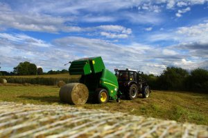 Farmtrac 690DT & John Deere F 440 M