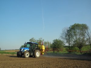 New Holland T4020 + Pilmet 815 XL