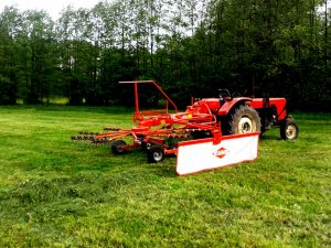 Ursus C-360 3P & Kuhn