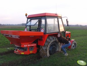 Zetor + rozsiewacz