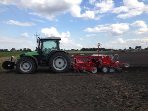 DF Agrofarm 420 TTV + Kongskilde VIBRO COMPACT CH 3000 & EcoLine 300