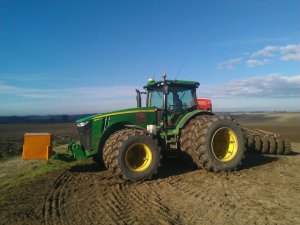 JD 8360R + Horsch Pronto 9DC