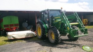 John Deere 5080M + kuhn