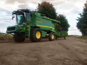 John Deere T660