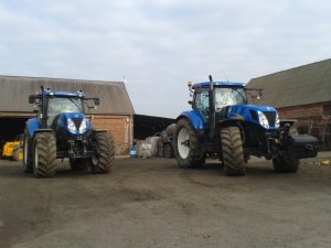 New Holland T7.210 & New Holland T7040