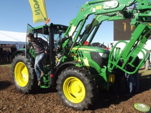 John Deere 6125M