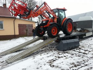 Kubota m8560