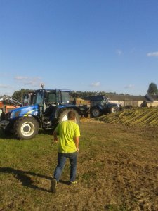 New Holland T5070 x2