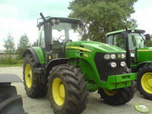 John Deere 7830