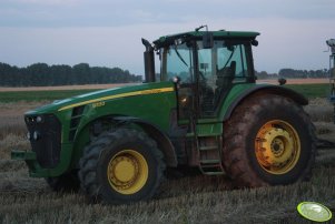 John Deere 8330