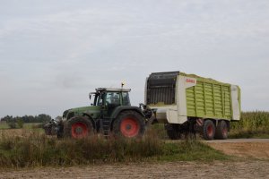 Fendt Favorit 820 Vario & Claas Cargos 9500
