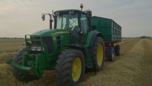 John Deere 7430