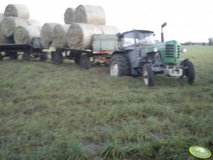 Ursus C-4011 z balotami