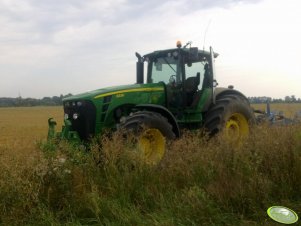 John Deere 8330