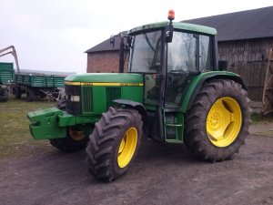 John Deere 6310