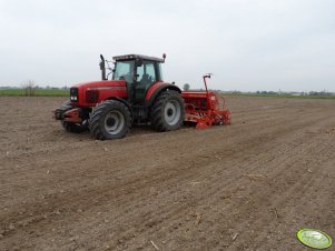 Massey Ferguson 8210 i Kuhn