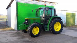 John Deere 6210