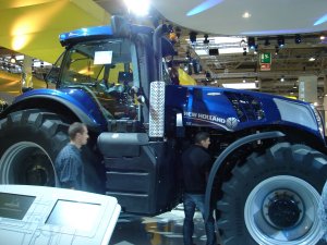 New Holland T8