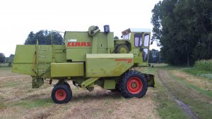 Claas Dominator 85