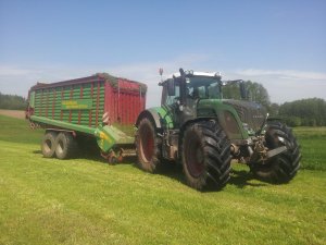 Fendt 927 vario i Strautmann Giga Vitesse IV Duo