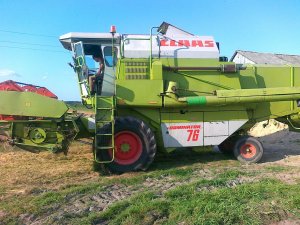 Claas Dominator 76