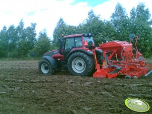 Valtra T140 + Kuhn