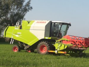 Claas Tucano 320