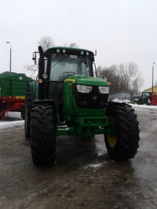 John Deere 6115M