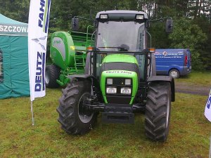 Deutz-Fahr Agroplus 315 + McHalle