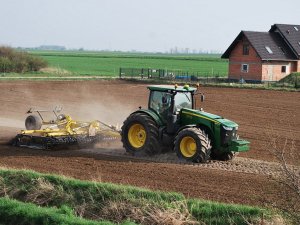 John Deere 8360R