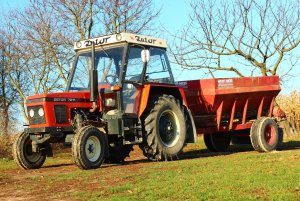 Zetor 7211 & Rozsiewacz