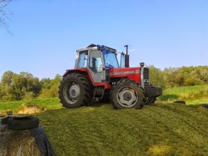 Massey Ferguson 698