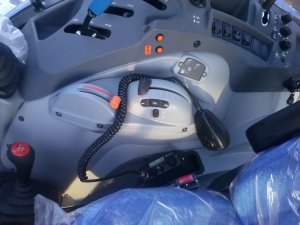 CB radio New Holland t5.95