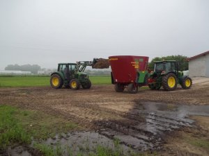 John Deere 6330 & John Deere 5090R + Strautmann Verti-Mix 1050