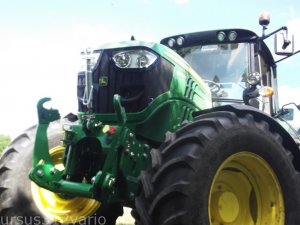 John Deere 6125 M