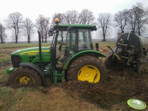 John Deere 5083E