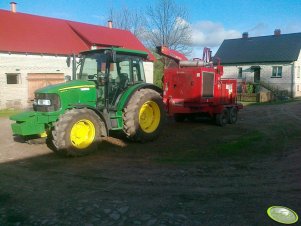 John Deere 5090R & Bandit 2090xp