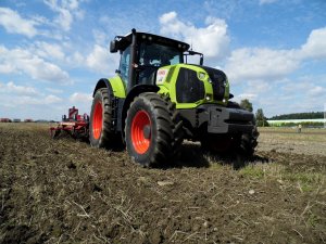 Claas Axion 830 + Horsch Terrano 4 fx