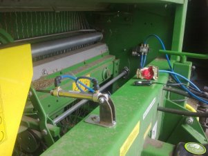 16 miejsce - pneumatyczne sterowanie napędem siatki w prasie Sipma