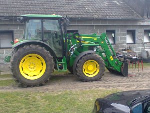 John Deere 5100r